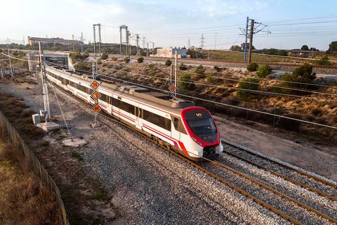 Delhi Metro: The Ultimate Guide to Routes, Fares, Timings & Travel Tips
