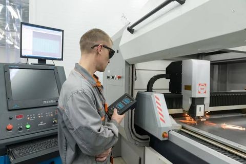 Industrial Waterjet Cutting Machines Explained: Types, Components, Applications, Benefits and Features