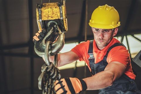 Complete Lifting Equipment Guide: Applications, Maintenance, and Safety