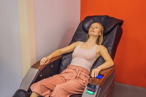Massage Chair Guide to Comparing Massage Techniques, Comfort Features, and User Preferences