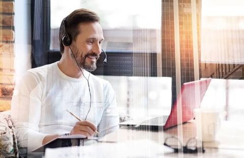Call Center Career Guide: Skills, Roles, and Career Paths