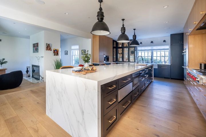 Luxury Kitchen Remodeling: Complete Guide to Premium Design, Materials, and Modern Upgrades