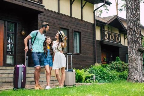 Holiday Home Rentals Guide With Property Features, Stay Options, and Travel Resources