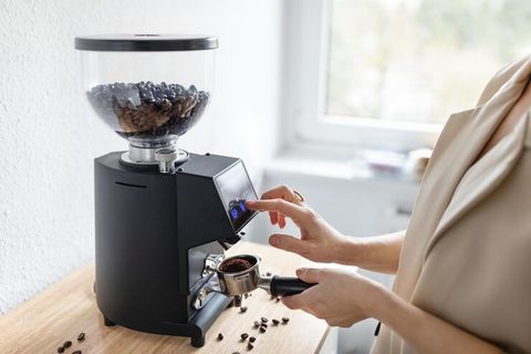 Coffee Grinding Machine Explained: Types, Working Principles, Features and Maintenance