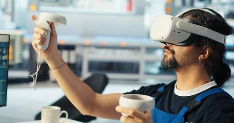 VR Hardware and Interfaces: Guide to Devices, Sensors, Controllers, and Components