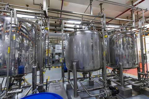 Chemical Reactors Explore: Understanding Reactor Types, Components, and Industrial Processes