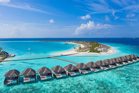 Luxury Maldives Travel Guide: Overwater Villas, Premium Resorts & Island Experiences