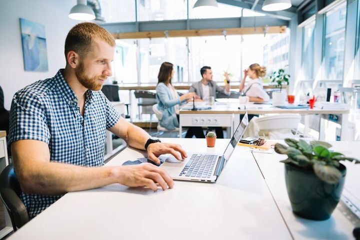 Arbeiten in Deutschland Leitfaden: Jobs, Bewerbungsverfahren, Qualifikationen und Arbeitsleben