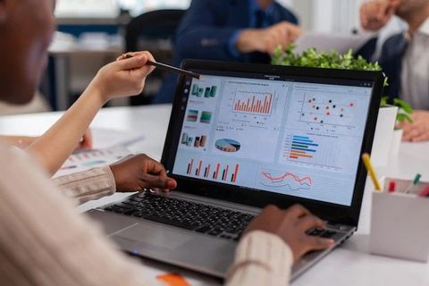 AI Predictive Analytics: Tools, Applications and Business Insights
