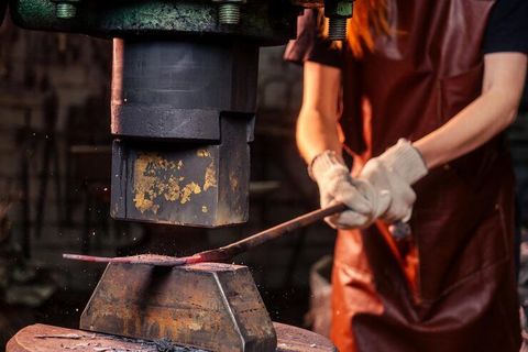 Power Hammer Information: Machine Applications, Operating Methods, Process Controls, Features and Maintenance Tips