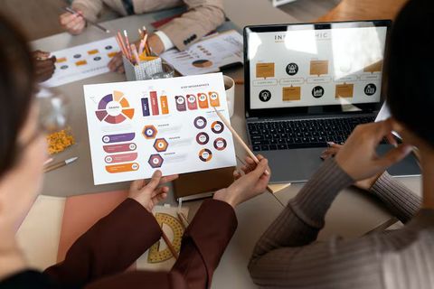 Online Portfolio Platforms Explained: Portfolio Builders, Website Tools, Features and Professional Applications