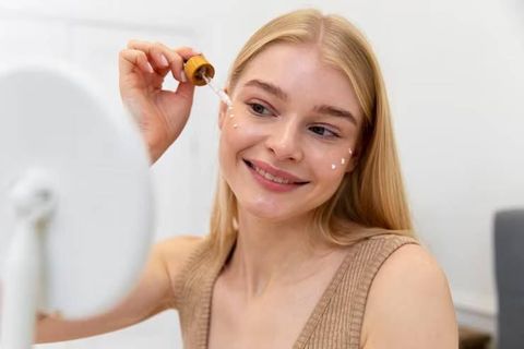 Vitamin C, Niacinamide & Hyaluronic Acid Explained: Skincare Benefits, Uses, Formulations and Skin Applications