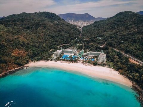 ภาพรวมรีสอร์ทและโรงแรมในประเทศไทย: ที่พักติดชายหาด ห้องสวีทหรู สิ่งอำนวยความสะดวก และประสบการณ์ของผู้เข้าพัก