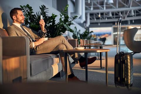 Explore Luxury Airport Lounges: Premium Spaces, Dining, and Relaxation Features