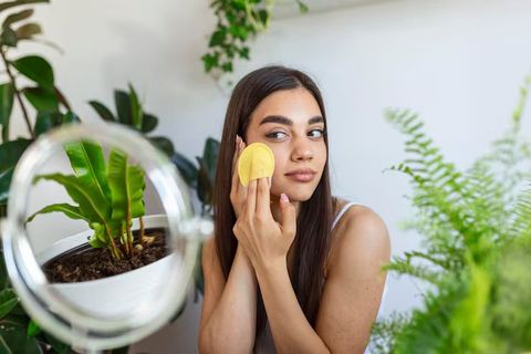 Learn How Skin Barrier Health Affects Hydration, Sensitivity, and Overall Skin Appearance