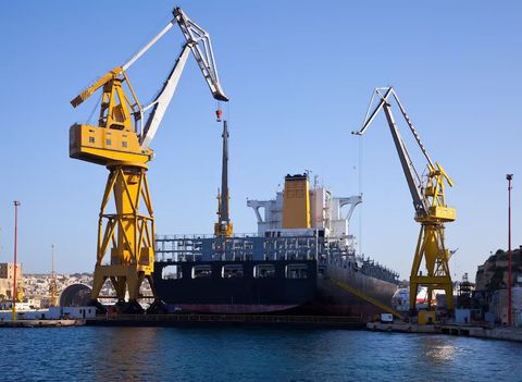 Lifting Equipment for Marine Applications: What You Need to Know
