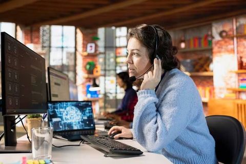Cloud Call Center System Infrastructure: Understanding the Basics of Cloud Telephony