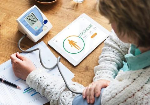 Blood Pressure Monitor Guide to Digital and Manual Types, Features, Accuracy and Monitoring Basics