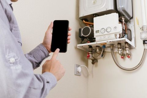 Smart Water Heaters Information: Technology, Heating Systems, Controls, Applications and Benefits