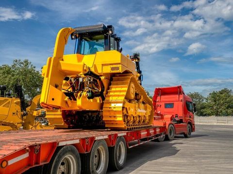 Industrial Equipment Transportation Tips for Safe Loading, Securement, and Delivery