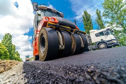 Asphalt Paver Machines Explained: Types, Working Principles, Road Construction Technologies and Applications