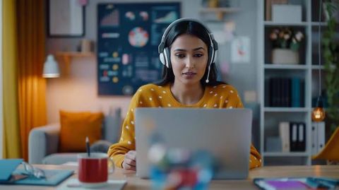 Virtual Assistant Career Guide: Remote Work, Required Skills, Tasks and Career Paths