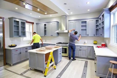 Kitchen Remodeling Guide: Renovation Stages, Cabinet Designs, Countertops and Modern Features