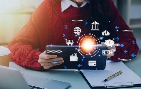 Digital Banking Platforms Guide: Trends, Features and Future of Online Banking