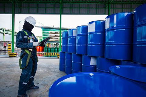 Industrial Chemical Suppliers Basics: Learn How Industrial Chemical Supply Works