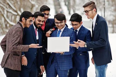 India Business Technology Explained: Digital Tools, Innovation, Trends, Benefits and Key Considerations