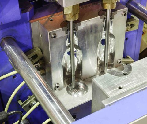 Guide to Blow Molding Machine: Manufacturing Processes, Machine Types, Applications and Features