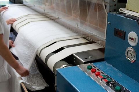 Clothes Folding Machines Guide: Types, Working, Features, Applications and Benefits