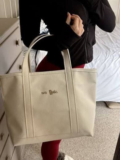 Tota Bag Trends: Explore Modern Styles, Materials, and Everyday Fashion Ideas