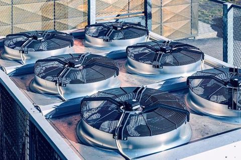 Air Cooled Chillers Guide With Industrial Cooling Technology and Energy Efficiency Insights