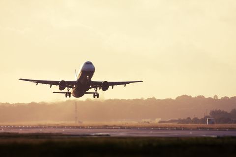 Seasonal Flight Deals: Facts About Booking Early Before Popular Routes Fill