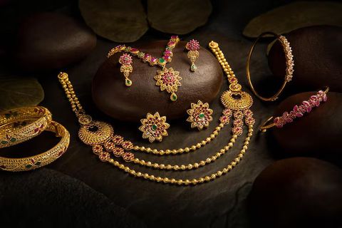 Explore Gold Jewellery Types: Rings, Necklaces, Bracelets, Earrings and More
