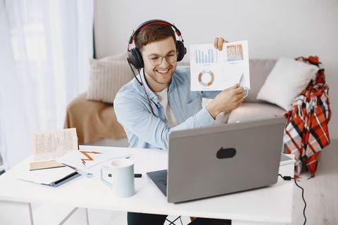 Online Business Courses Explained: Business Skills, Management Programs, Entrepreneurship and Career Development