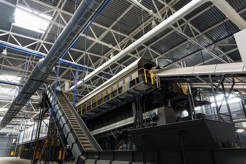 Industrial Elevators Explained: Vertical Material Handling Systems, Lifting Technologies and Industrial Applications