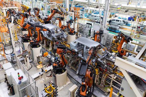 Robotics Manufacturing Explained: Industrial Automation Technologies, Smart Production Systems and Manufacturing Applications