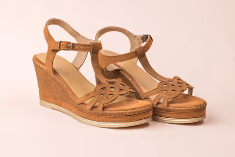 Footwear Manufacturing Explained: From Material Selection to Finished Shoes