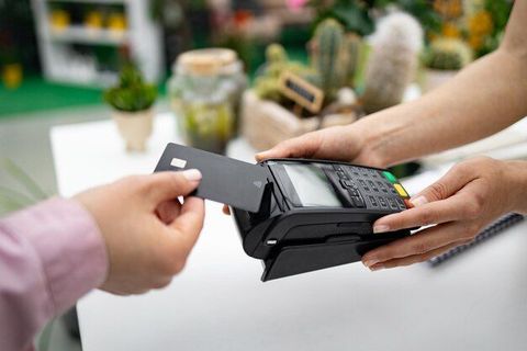 Understanding How Credit Card Payments Travel From Your Tap to the Merchant’s Account