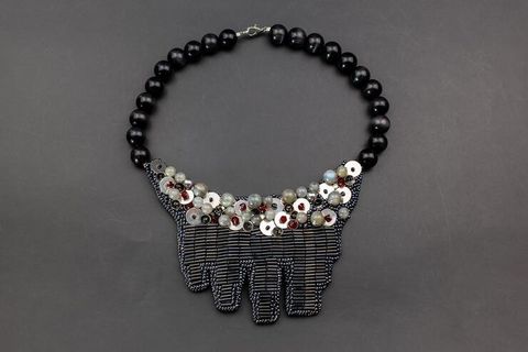 Bib Necklaces: Overview of Designs, Structures, Materials, and Style Options