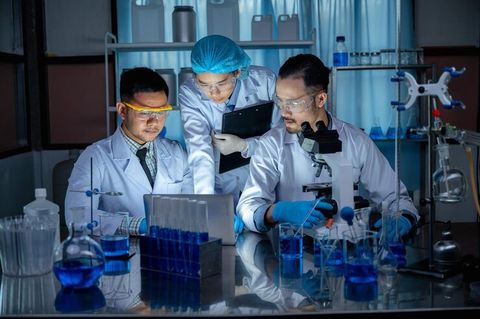 Top 5 Chemical Companies: Explore Their Products, Industries, and Global Roles