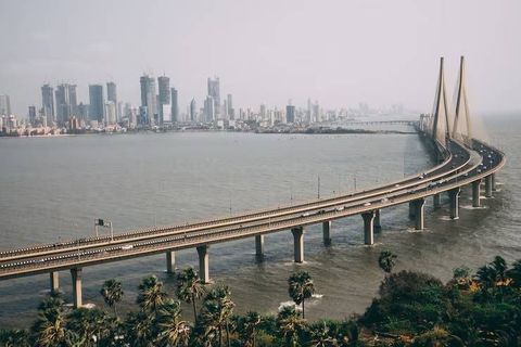 Mumbai Marine Drive Views: Overview of Photography Spots, Seafront Paths, and City Views