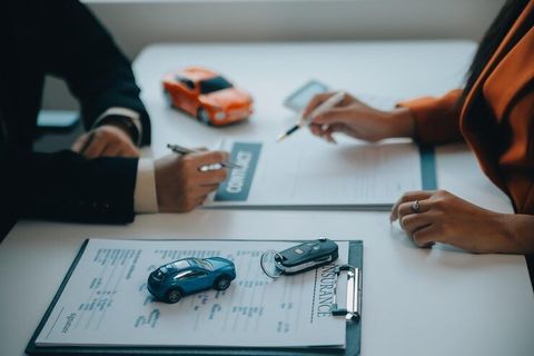 自動車保険比較：保険内容と補償オプションの基本