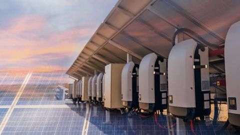 Solar Panel Inverters Explained: Types, Functions and Efficiency