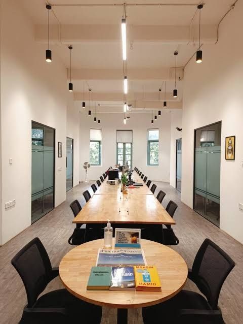 Conference Room Rental: A Guide to Choosing the Right Meeting Space