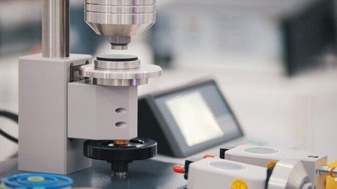 Explore Material Testing Machine: Working Principle, Components & Test Procedures