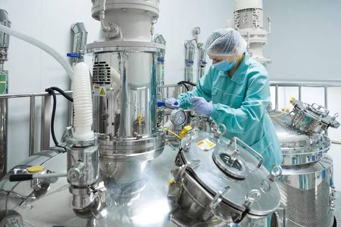 Pharma Contract Manufacturing Guide to Processes, Quality Standards, and Production Methods