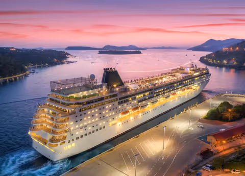 How-to Understand Luxury Cruise Tourism: Planning, Onboard Experiences, and Travel Essentials